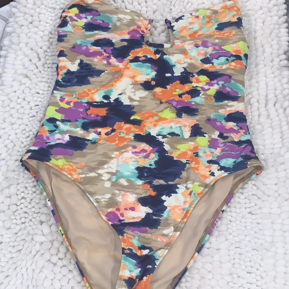 One piece swimsuit